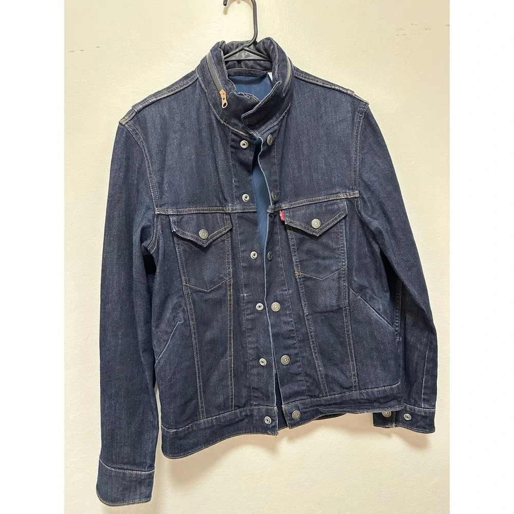 Levi's Denim Trucker Jacket NWOT with Detachable Hood, Mens Small Dark Wash